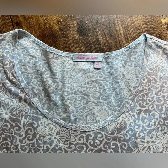 fresh produce | ladies tunic style top. Size: XS - Picture 6 of 9